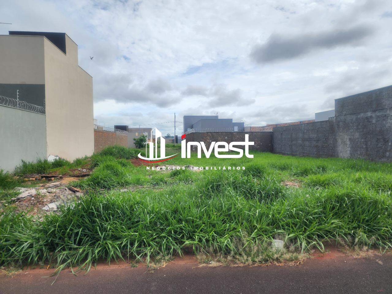 Terreno/Área à venda no Laranjeiras, Parque das: 