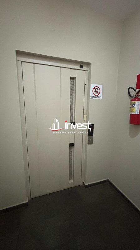 Apartamento à venda no Mercês: 