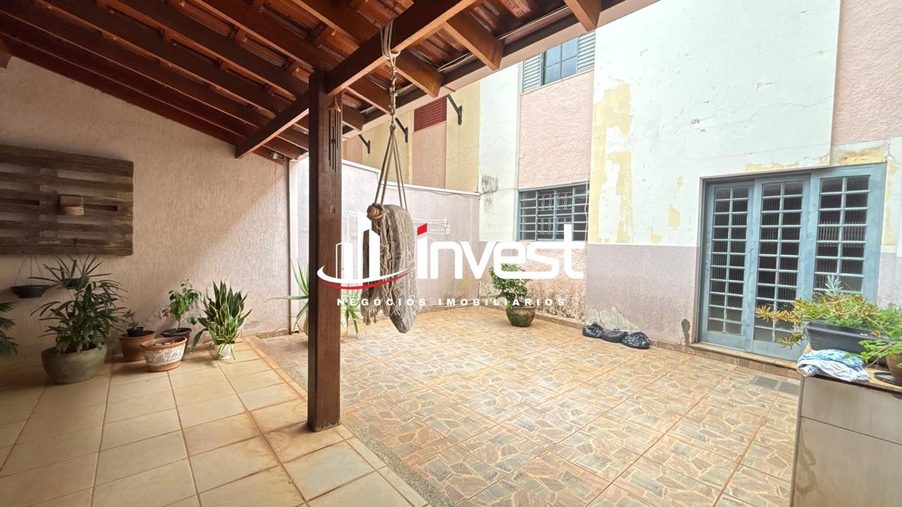 Casa à venda no Mercês: 