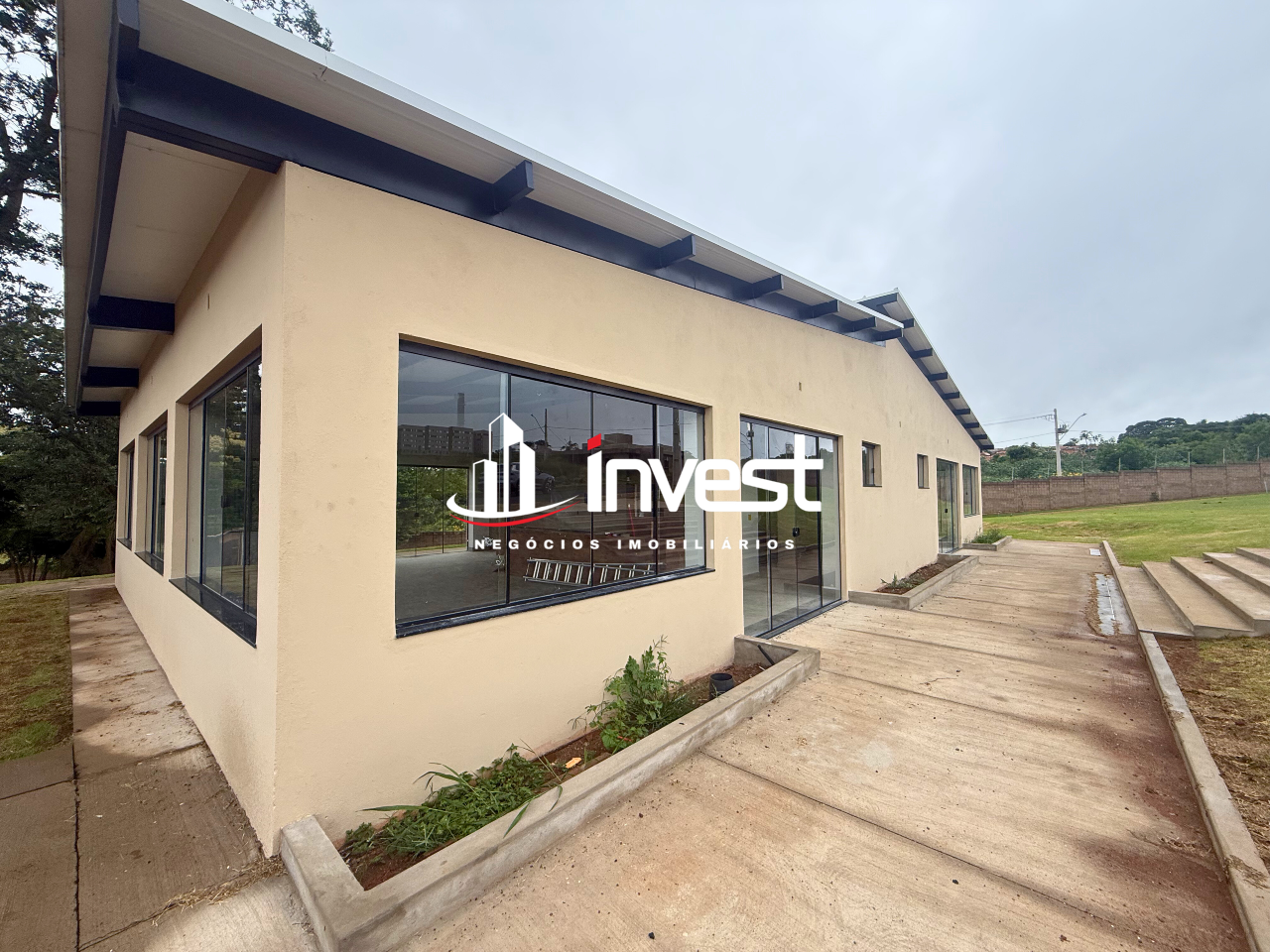 Lote em condomínio à venda no Paraíso: 