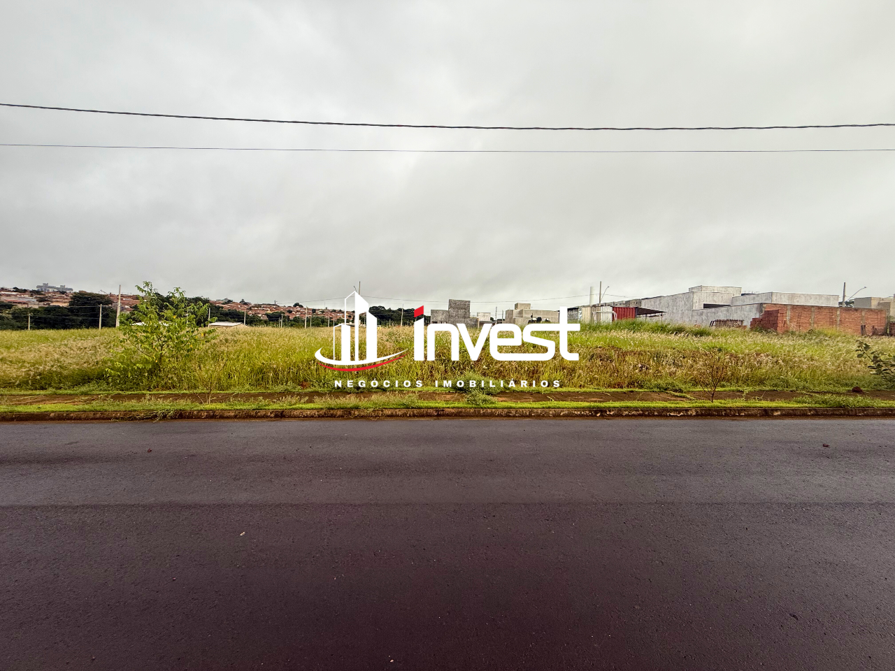 Lote em condomínio à venda no Paraíso: 