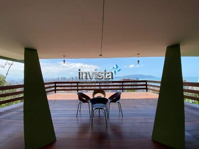 Casa no Morro Santa Terezinha.