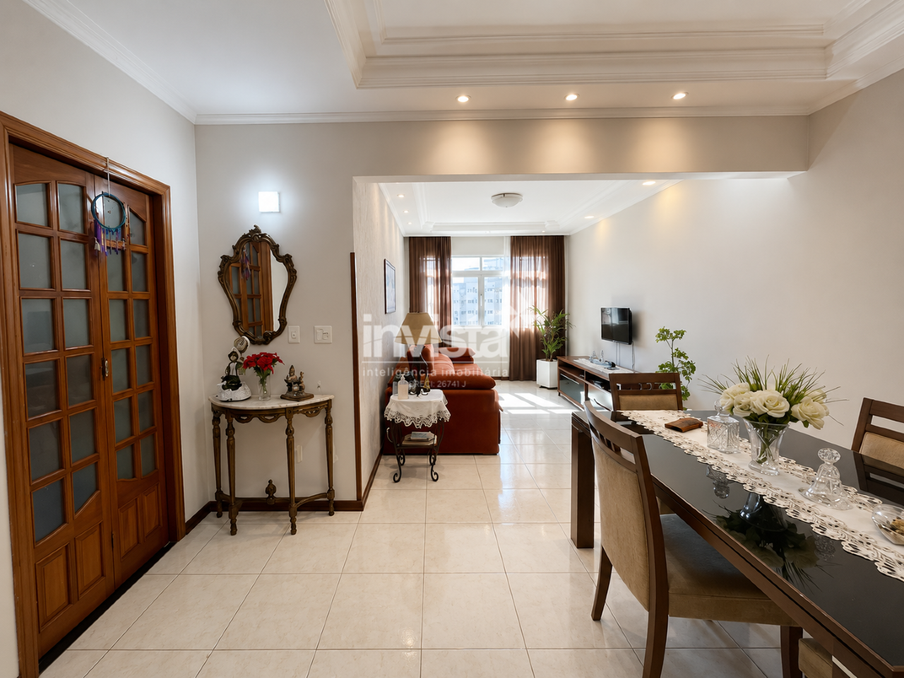 Amplo Apartamento com + 100 m&sup2; e Vaga Demarcada - Santos