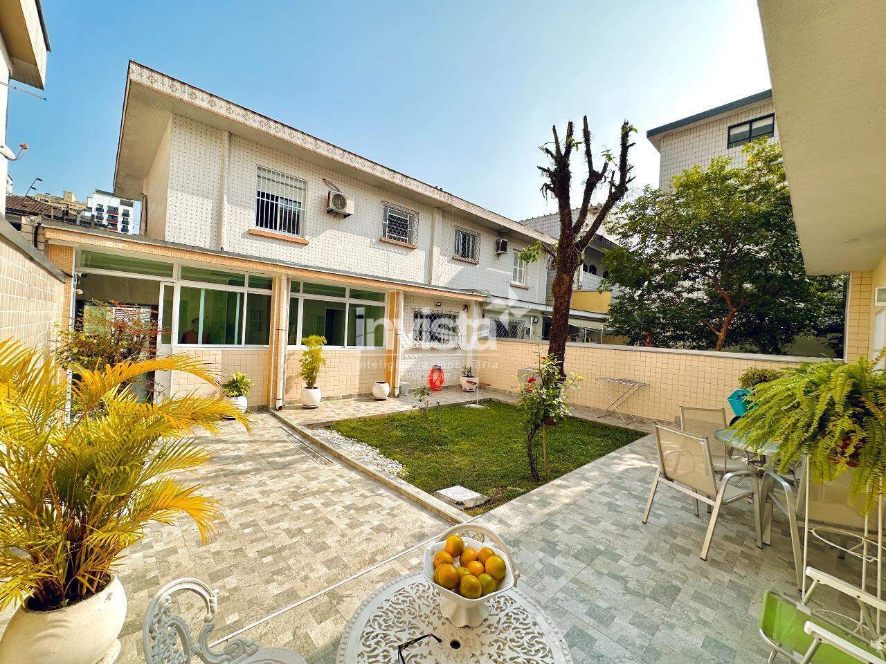 C&oacute;digo: 12829 R$ 1.500.000,00 Casa &agrave; venda no bairro Embar&eacute; 152 m&sup2; 3 quartos 3 vagas - Santos