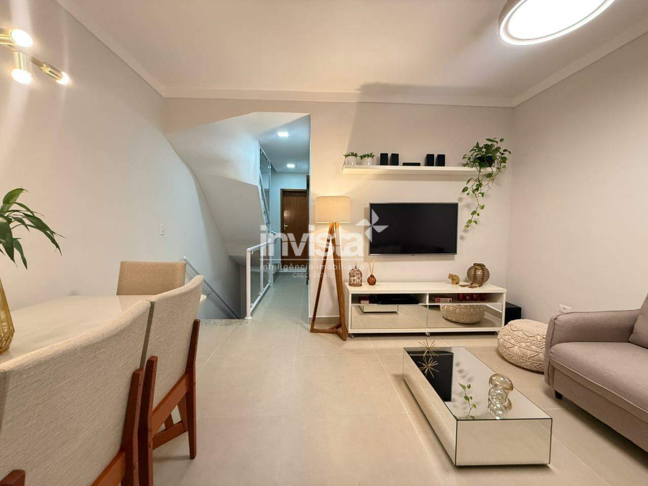 C&oacute;digo: 13566 R$ 800.000,00 Casa &agrave; venda no bairro Marap&eacute; 120 m&sup2; 3 quartos 2 vagas - Santos