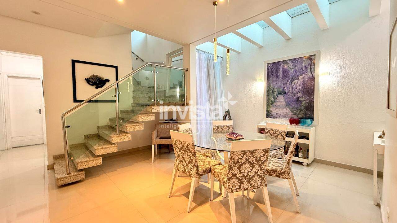 Casa &agrave; venda em Santos-SP no bairro Ponta da Praia, com 4 dormit&oacute;rios e 178m&sup2; - Santos