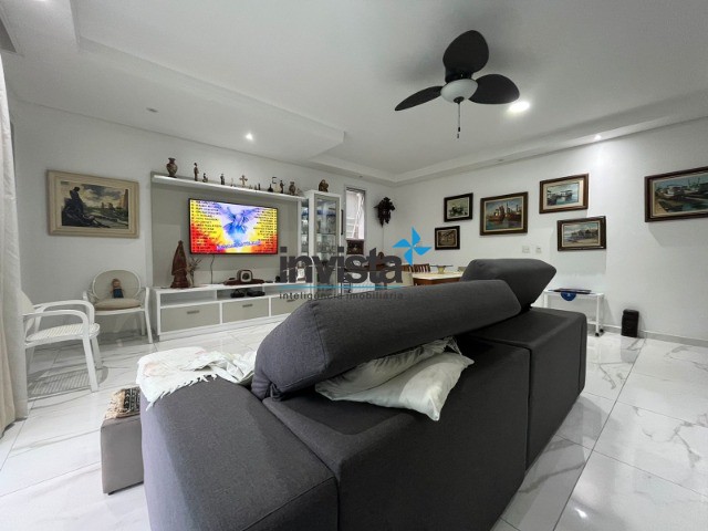 Casa à venda no bairro Ponta da Praia