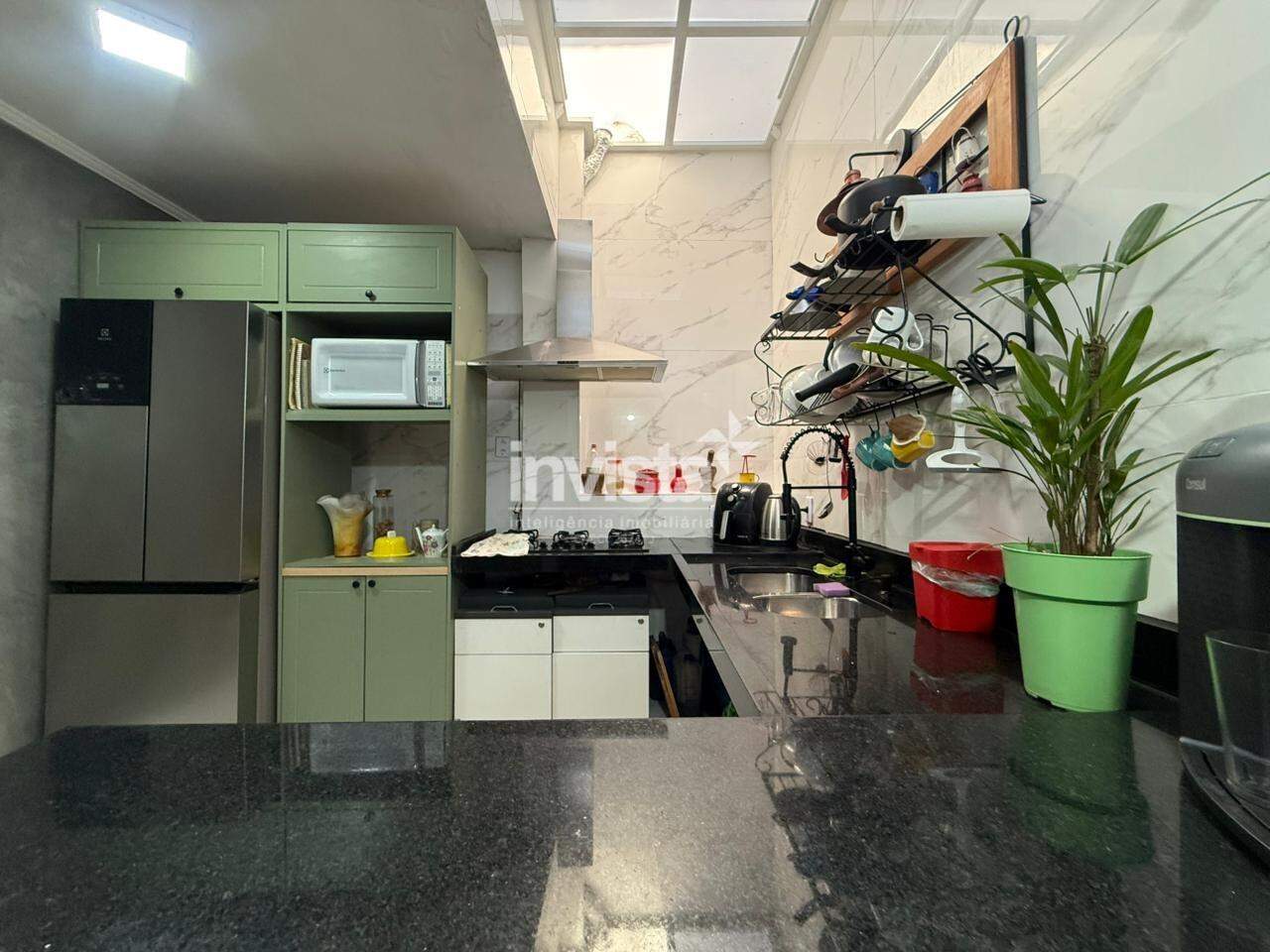 Casa Geminada &agrave; venda em Santos-SP no bairro Ponta da Praia, com 2 dormit&oacute;rios e 85m&sup2; - Santos