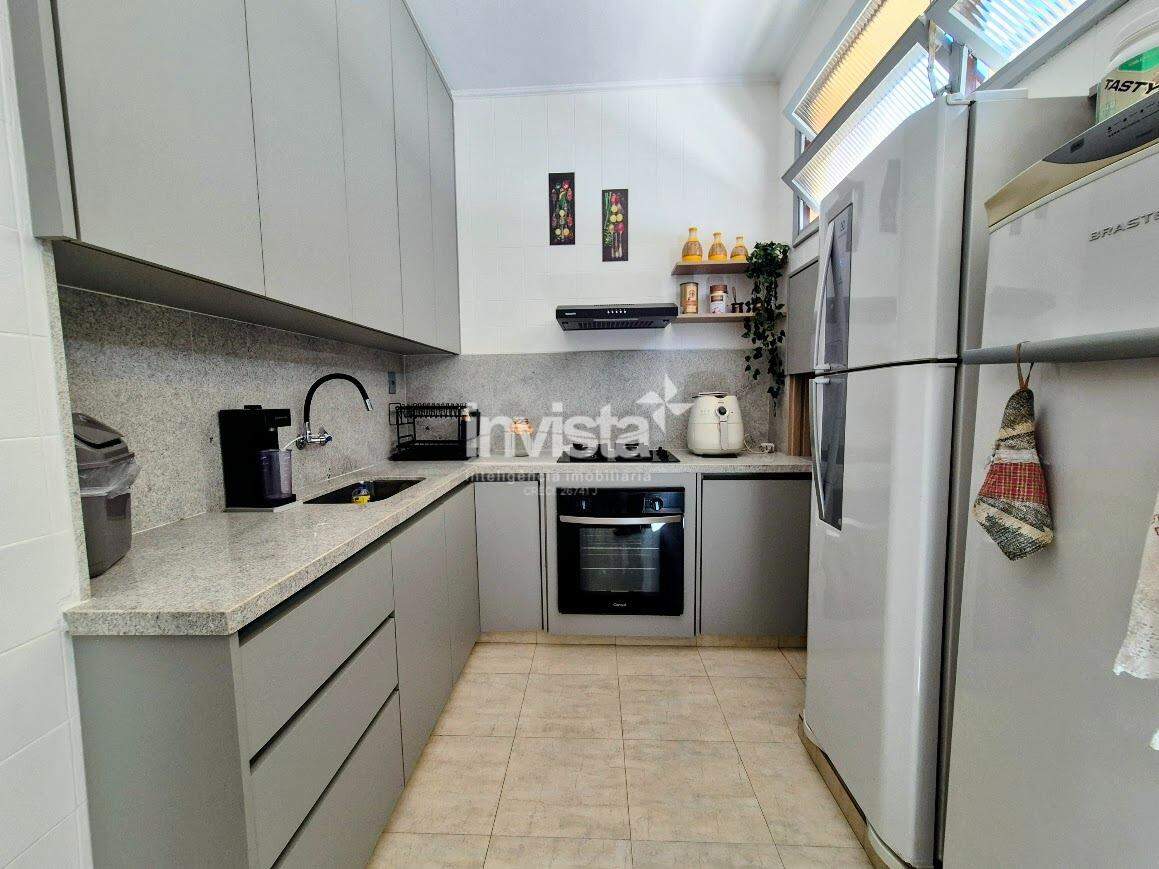 Casa &agrave; venda em Santos-SP no bairro Ponta da Praia, com 3 dormit&oacute;rios e 155m&sup2; - Santos
