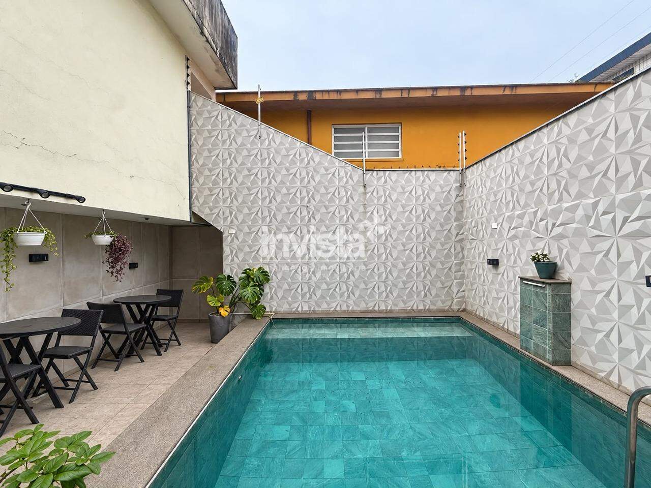 C&oacute;digo: 14864 R$ 1.280.000,00 Casa &agrave; venda em Santos-SP no bairro Macuco, com 3 dormit&oacute;rios e 180m&sup2; 180 m&sup2; 3 quartos 2 vagas - Santos