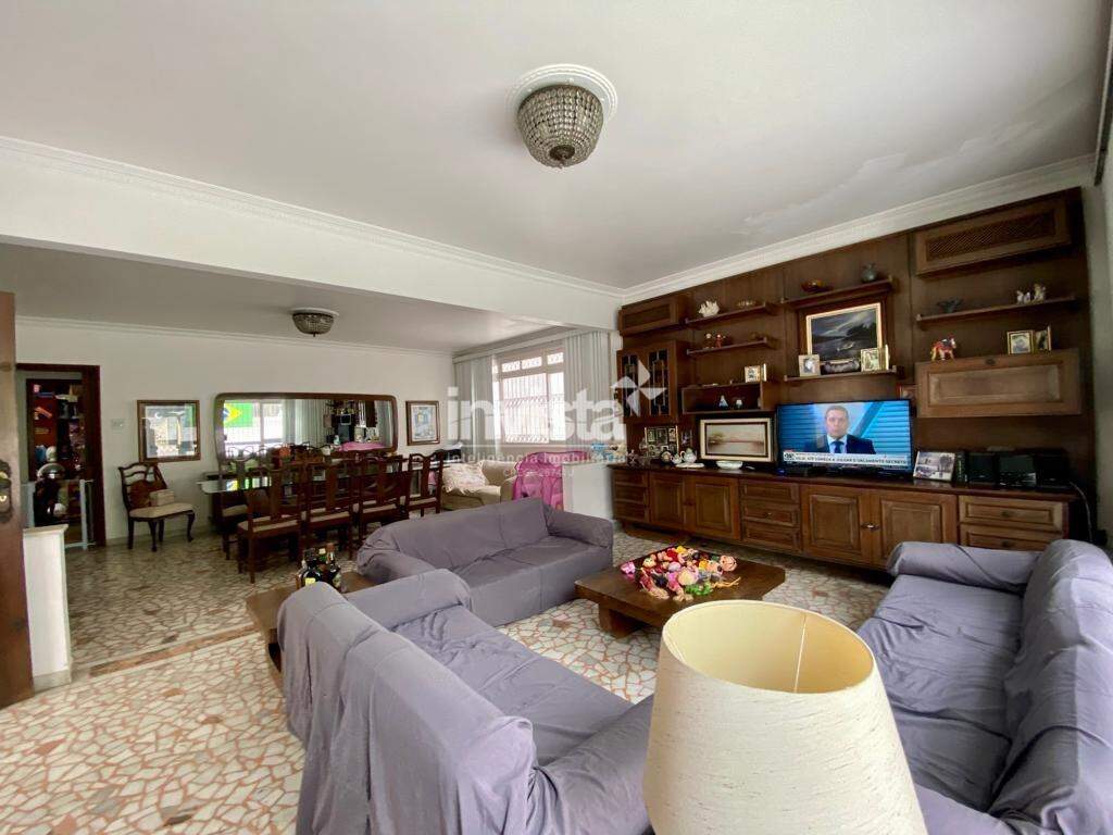 C&oacute;digo: 17435 R$ 4.850.000,00 Casa &agrave; venda no bairro Ponta da Praia 290 m&sup2; 4 quartos 5 vagas - Santos