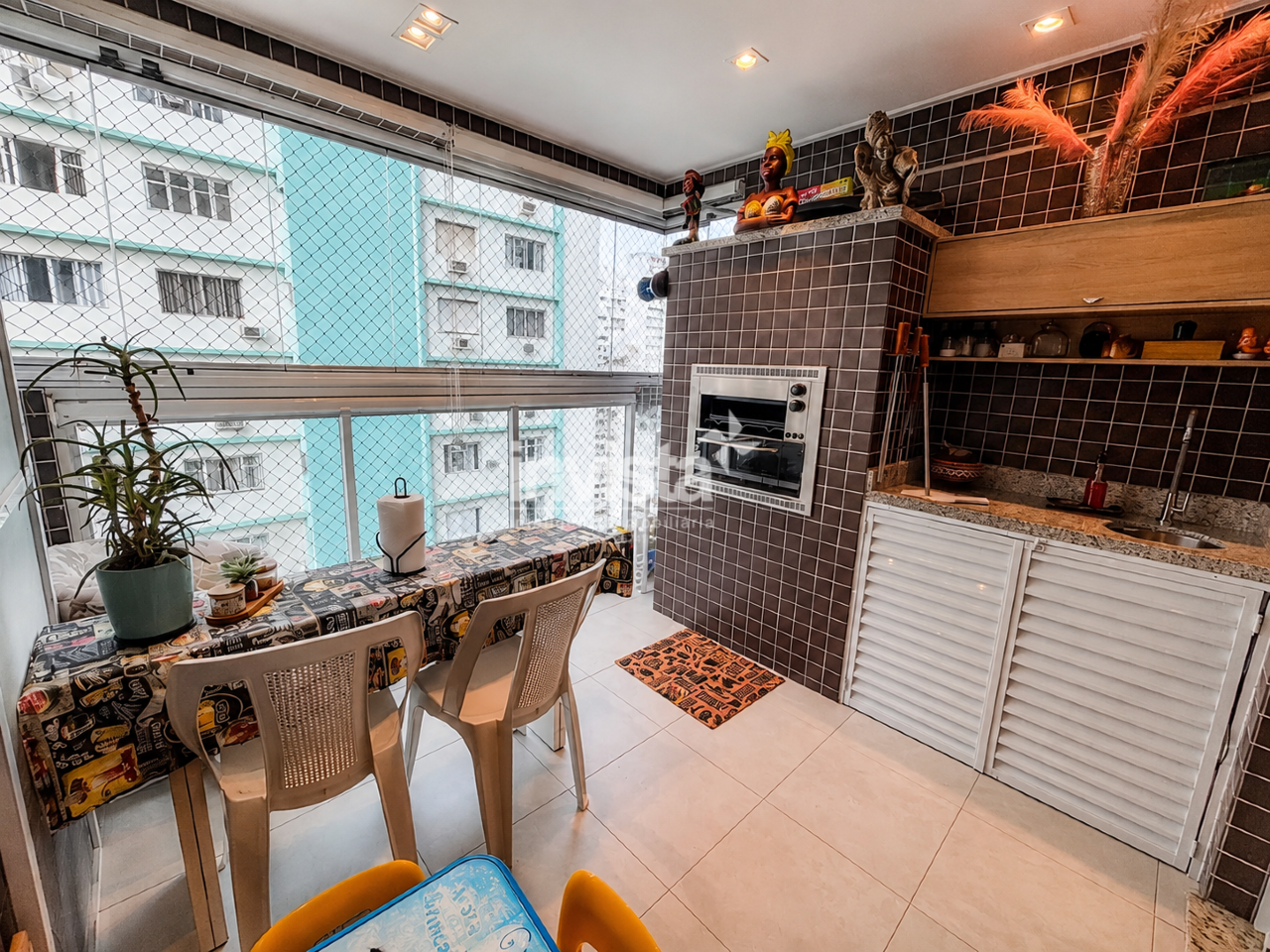 C&oacute;digo: 17942 R$ 1.000.000,00 Apartamento &agrave; venda em Santos-SP no bairro Pomp&eacute;ia, com 3 dormit&oacute;rios e 100m&sup2; 100 m&sup2; 3 quartos 1 vaga - Santos