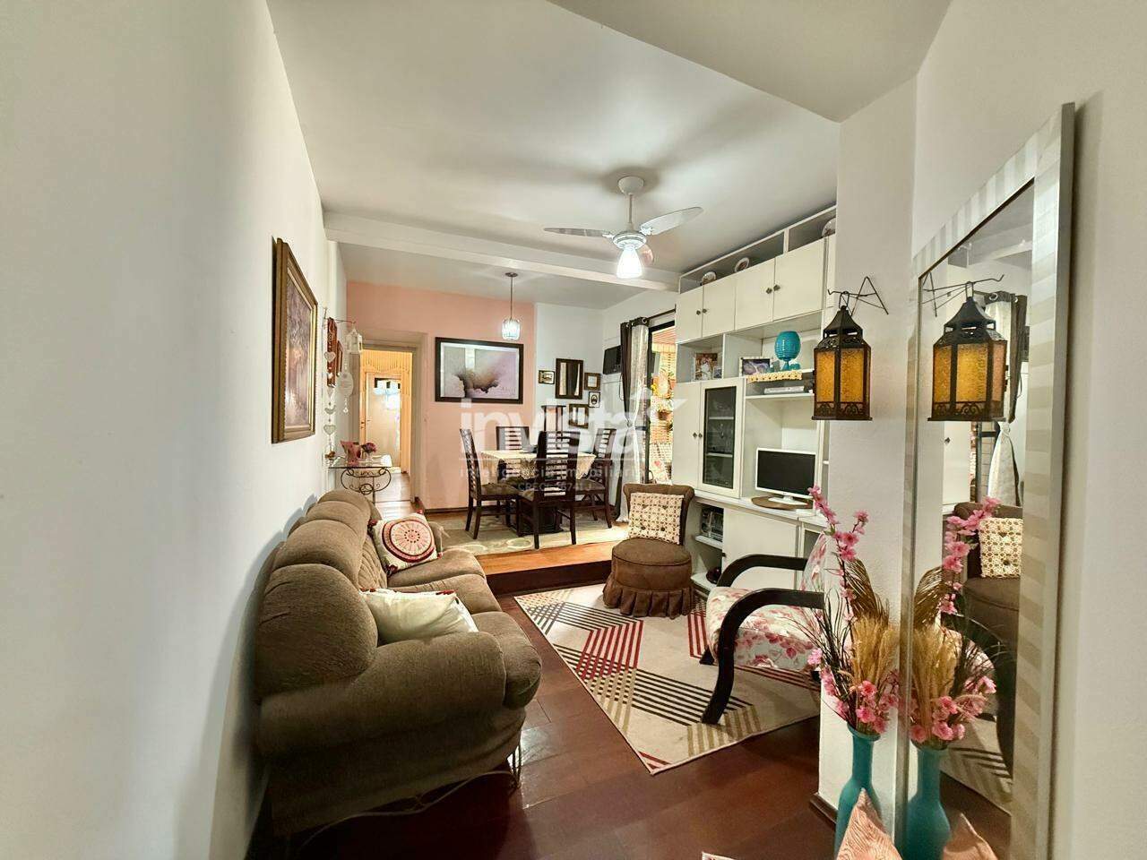 2 dormitórios, sendo 1 suíte, com lazer, na quadra da praia da Aparecida em Santos