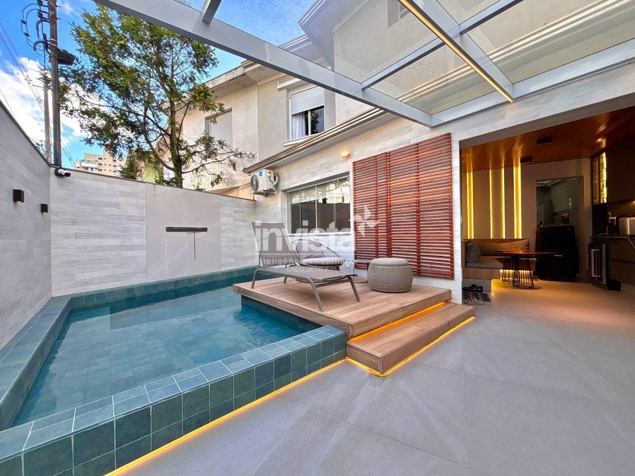 Casa à venda no bairro Embaré