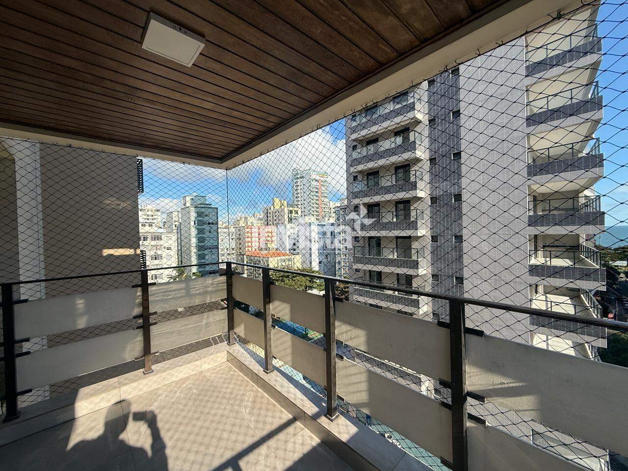 C&oacute;digo: 22527 R$ 11.000,00 Apartamento para alugar em Santos-SP no bairro Aparecida, com 3 dormit&oacute;rios e 157m&sup2; 157 m&sup2; 3 quartos 2 vagas - Santos