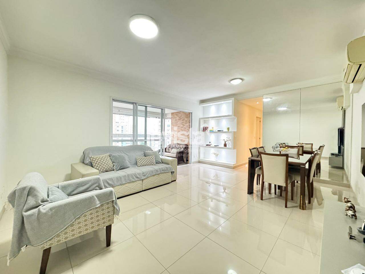 Apartamento à venda no bairro Ponta da Praia