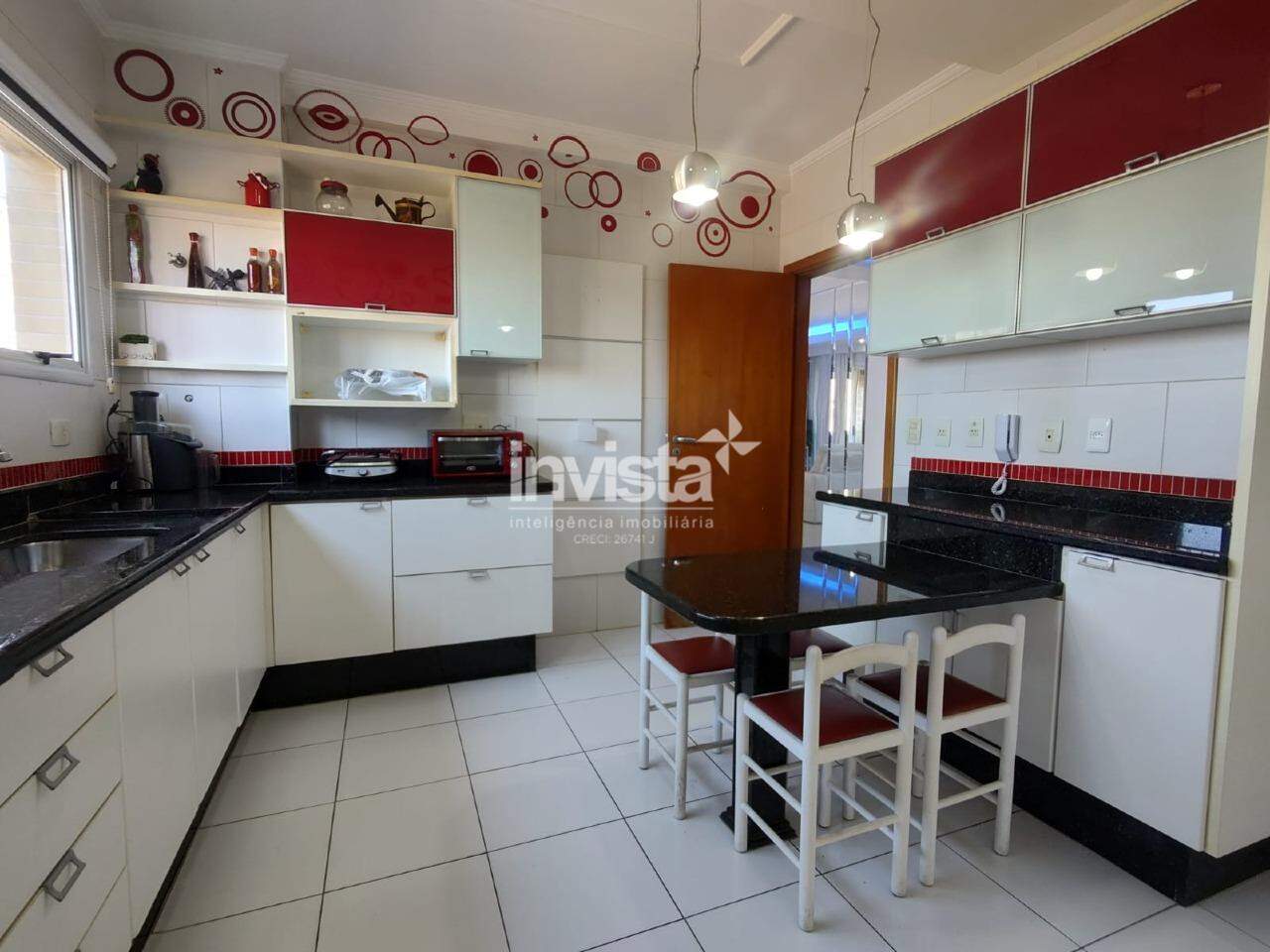 Apartamento para alugar em Santos-SP no bairro Embar&eacute;, com 2 dormit&oacute;rios e 95m&sup2; - Santos
