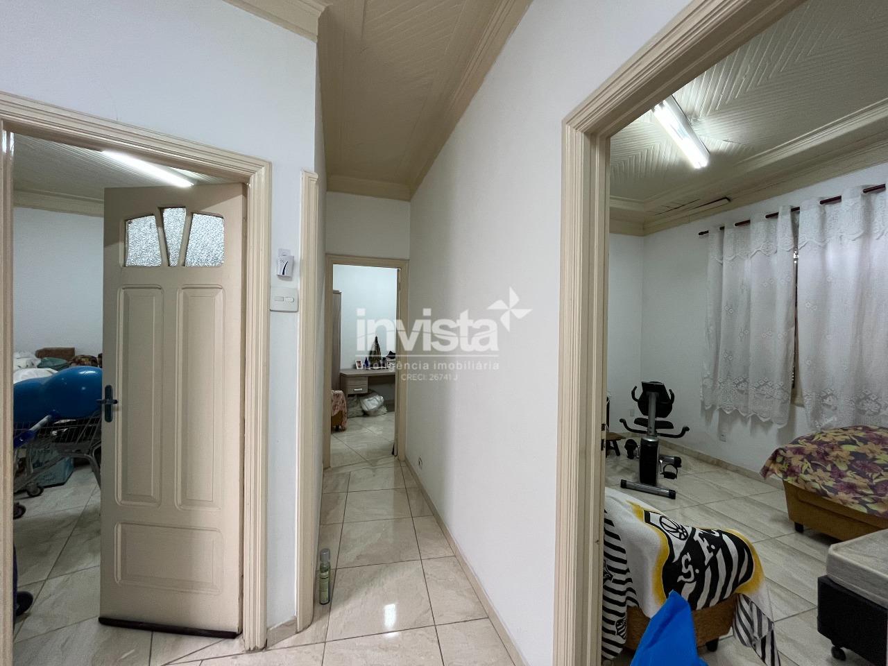 Casa Alta de 2 dormitórios no Boqueirão