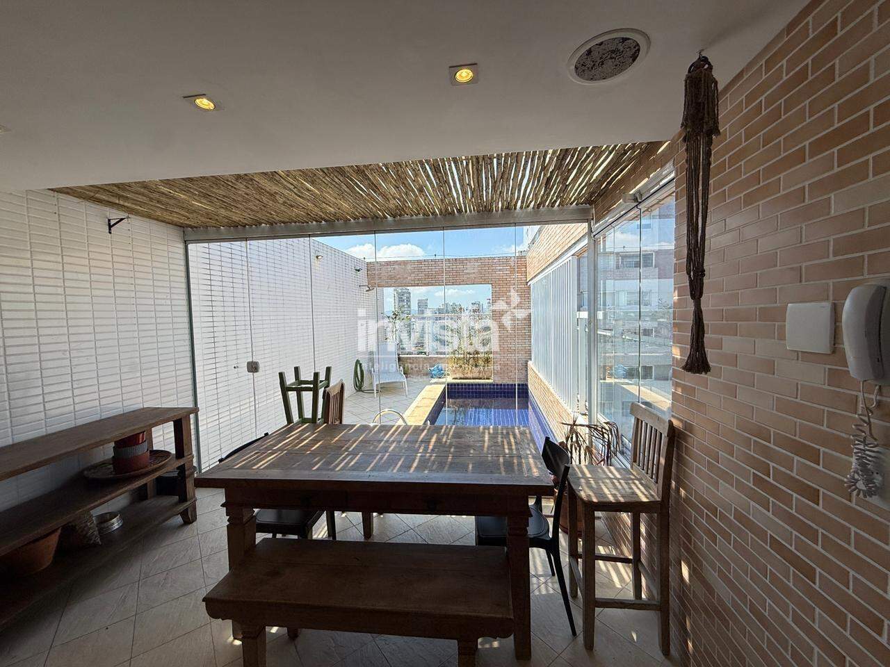 C&oacute;digo: 27724 R$ 8.500,00 Cobertura para alugar em Santos-SP no bairro Gonzaga, com 2 dormit&oacute;rios e 150m&sup2; 150 m&sup2; 2 quartos 2 vagas - Santos