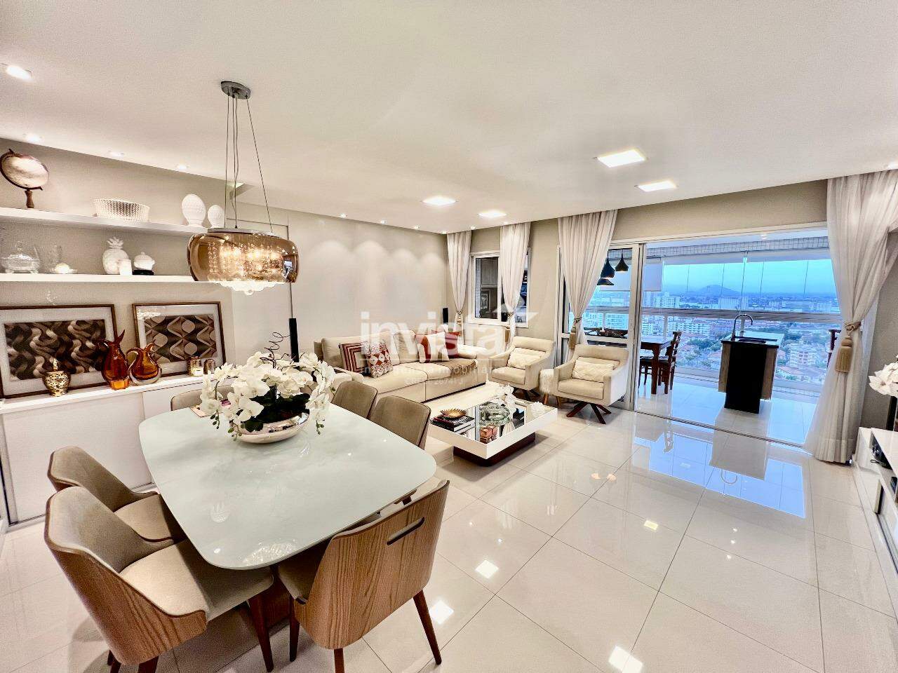 Apartamento à venda no bairro Embaré