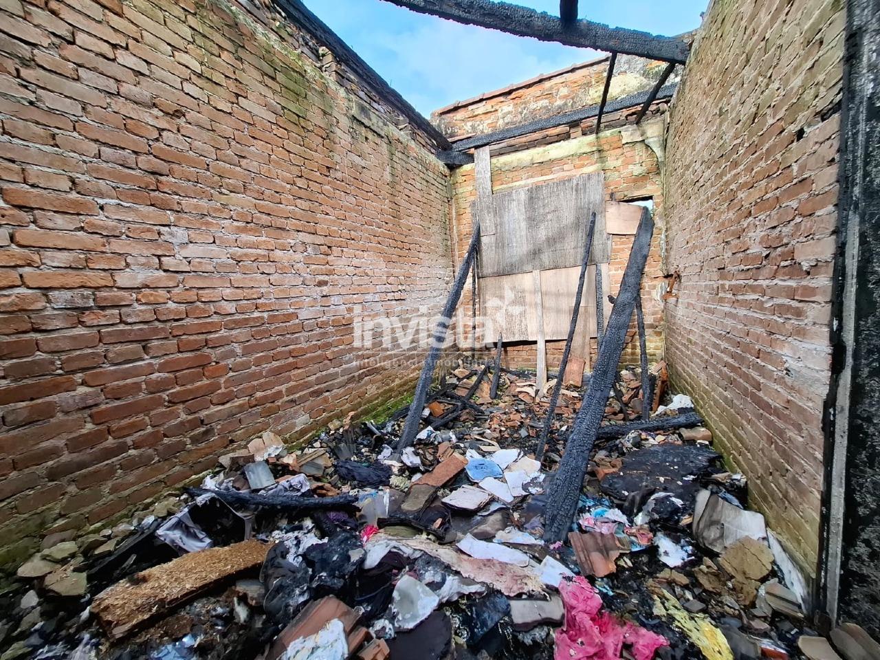 Casa &agrave; venda no bairro Vila Mathias - Santos