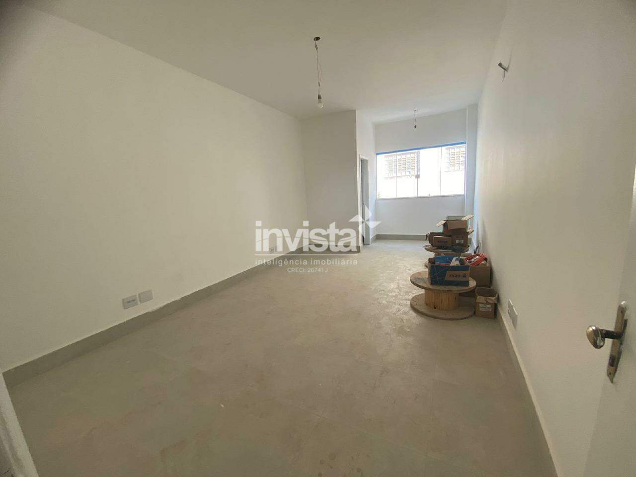 Sala comercial reformada no centro de Santos