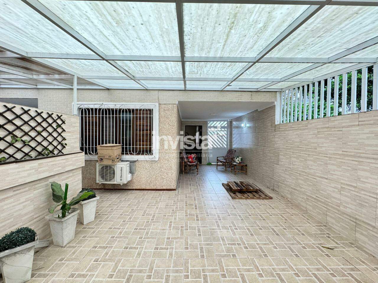 C&oacute;digo: 29745 R$ 850.000,00 Casa &agrave; venda em Santos-SP no bairro Estu&aacute;rio, com 3 dormit&oacute;rios e 103m&sup2; 103 m&sup2; 3 quartos 2 vagas - Santos