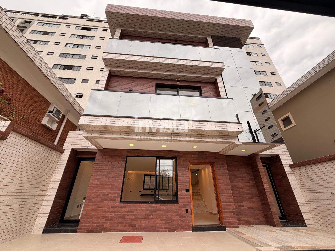 C&oacute;digo: 30049 R$ 2.500.000,00 Casa &agrave; venda em Santos-SP no bairro Ponta da Praia, com 4 dormit&oacute;rios e 233m&sup2; 233 m&sup2; 4 quartos 2 vagas - Santos