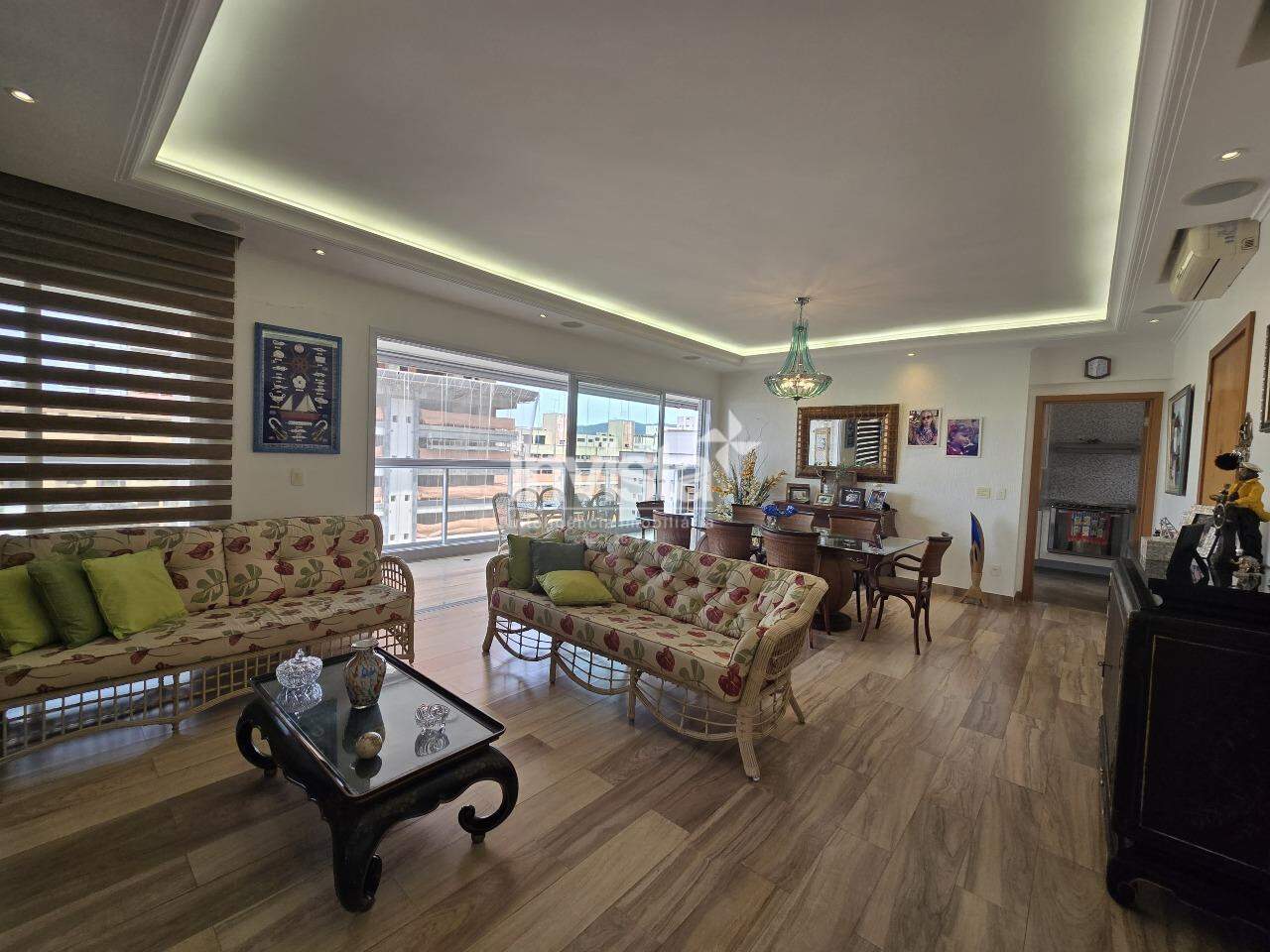 Apartamento à venda no bairro Embaré