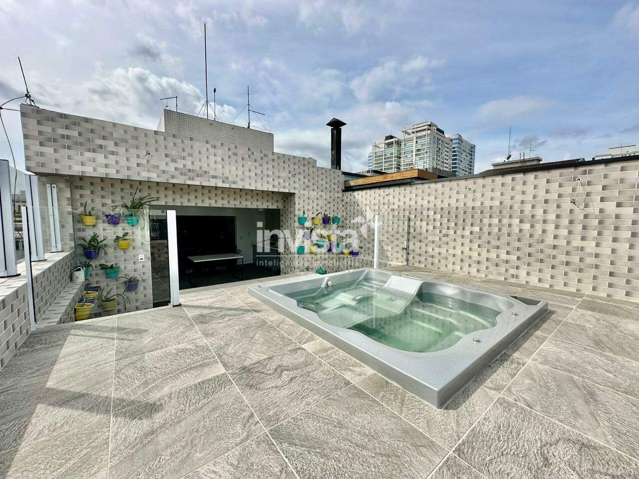 Cobertura Duplex na quadra da praia com 3 Quartos na Aparecida em Santos