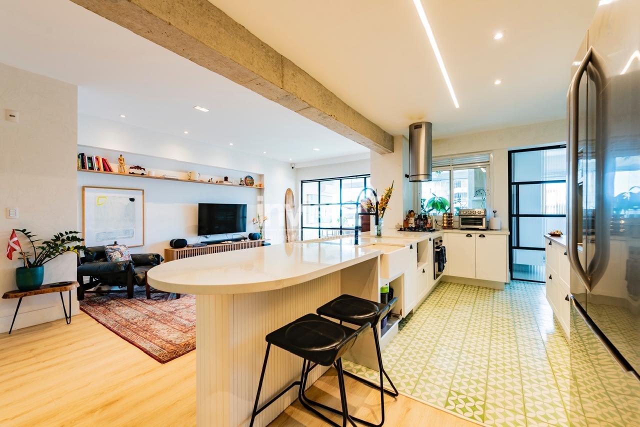 C&oacute;digo: 30657 R$ 2.350.000,00 Apartamento &agrave; venda no bairro Ponta da Praia 135 m&sup2; 2 quartos 2 vagas - Santos