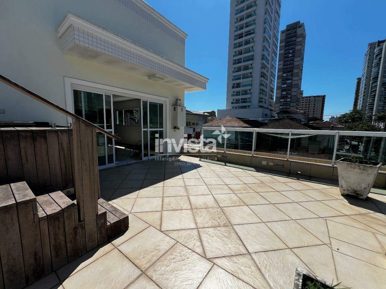 Casa sobrado para locação no Embaré