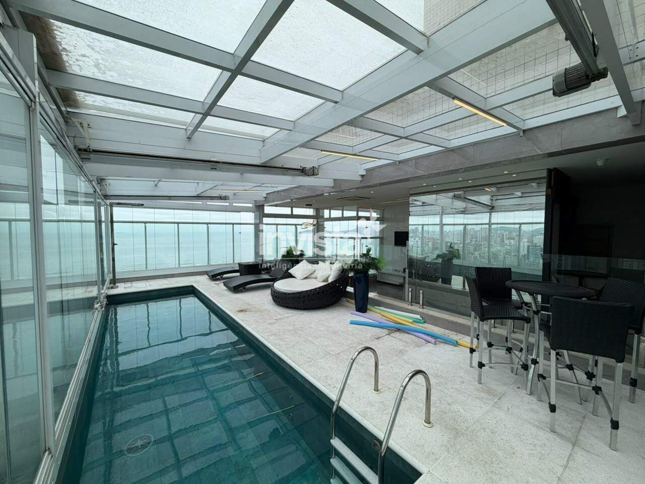 C&oacute;digo: 31990 R$ 60.000,00 Cobertura para alugar em Santos-SP no bairro Gonzaga, com 4 dormit&oacute;rios e 450m&sup2; 450 m&sup2; 4 quartos 3 vagas - Santos