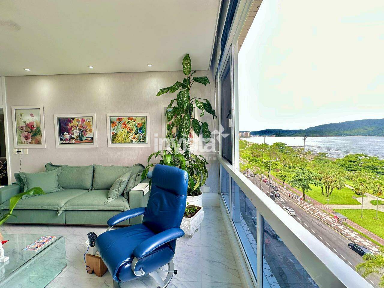 Apartamento à venda no bairro Embaré