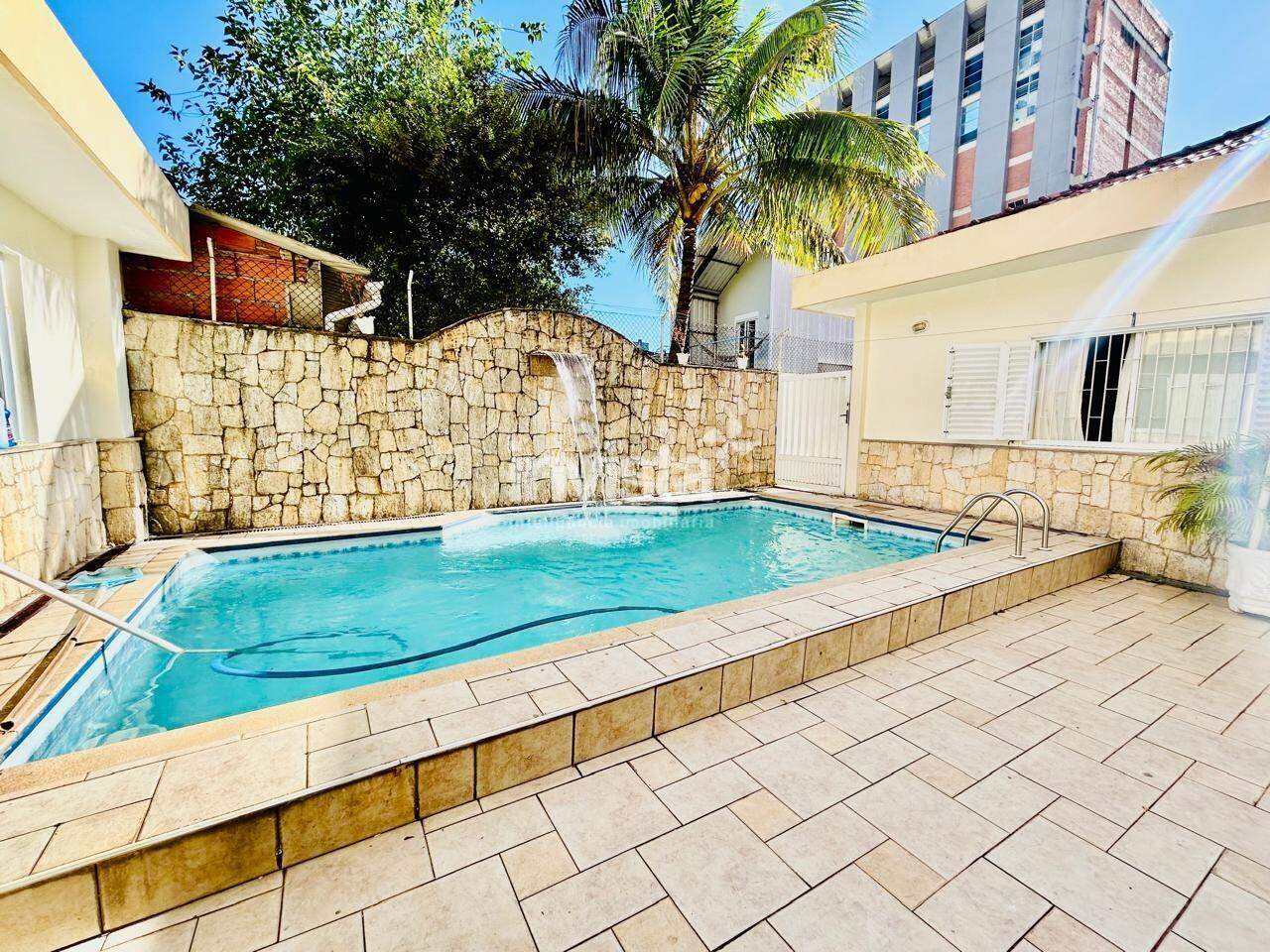 Casa à venda no bairro Campo Grande