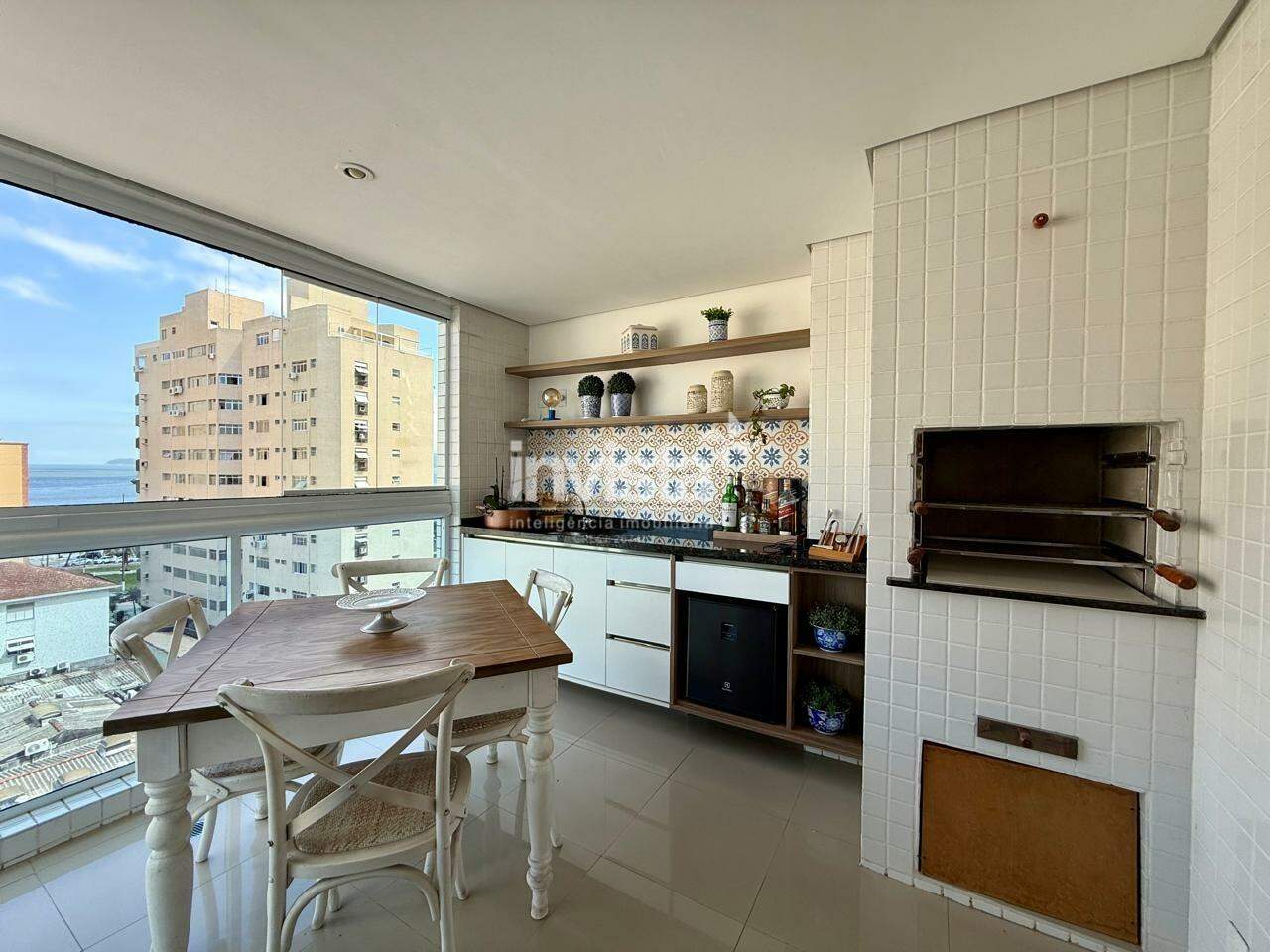 Apartamento à venda no bairro Ponta da Praia