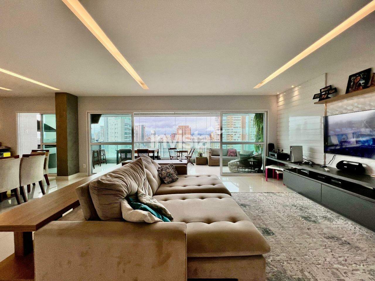 Apartamento para locação, de 3 suítes, andar alto, no Gonzaga!