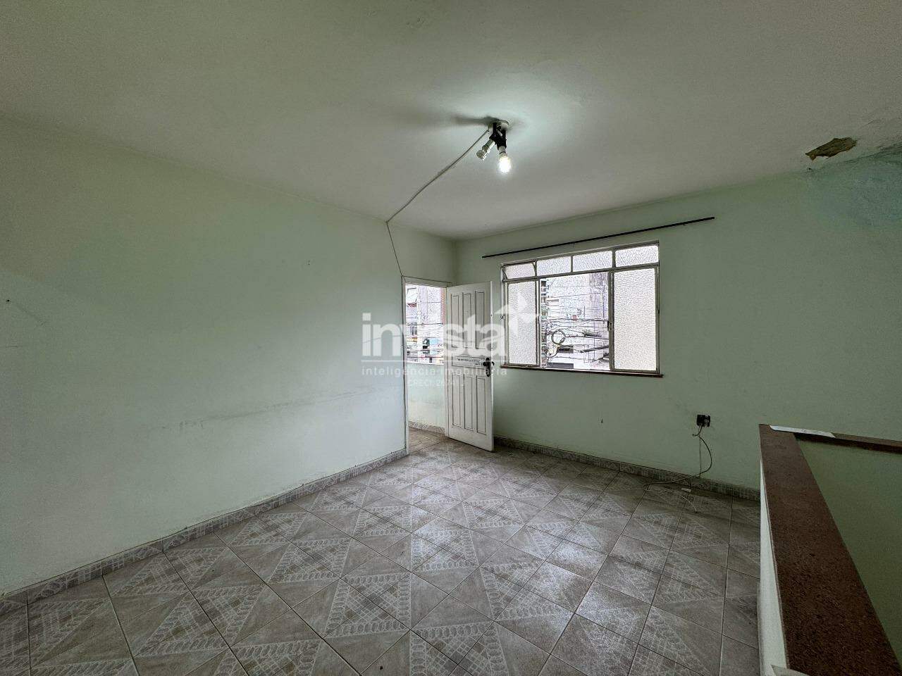 Casa à venda no bairro Encruzilhada