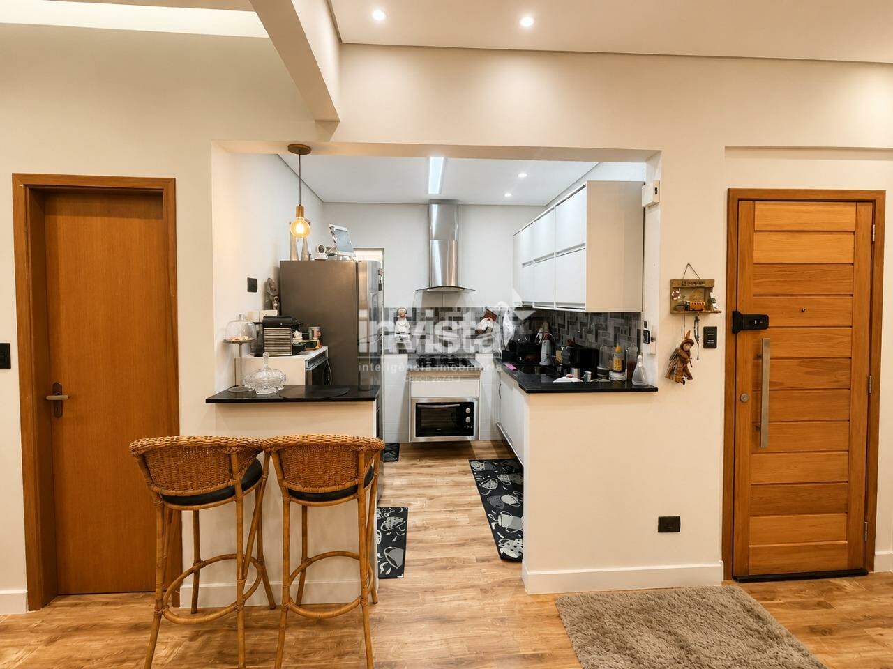 C&oacute;digo: 37010 R$ 4.500,00 Apartamento para alugar em Santos-SP no bairro Pomp&eacute;ia, com 2 dormit&oacute;rios e 60m&sup2; 60 m&sup2; 2 quartos 1 vaga - Santos