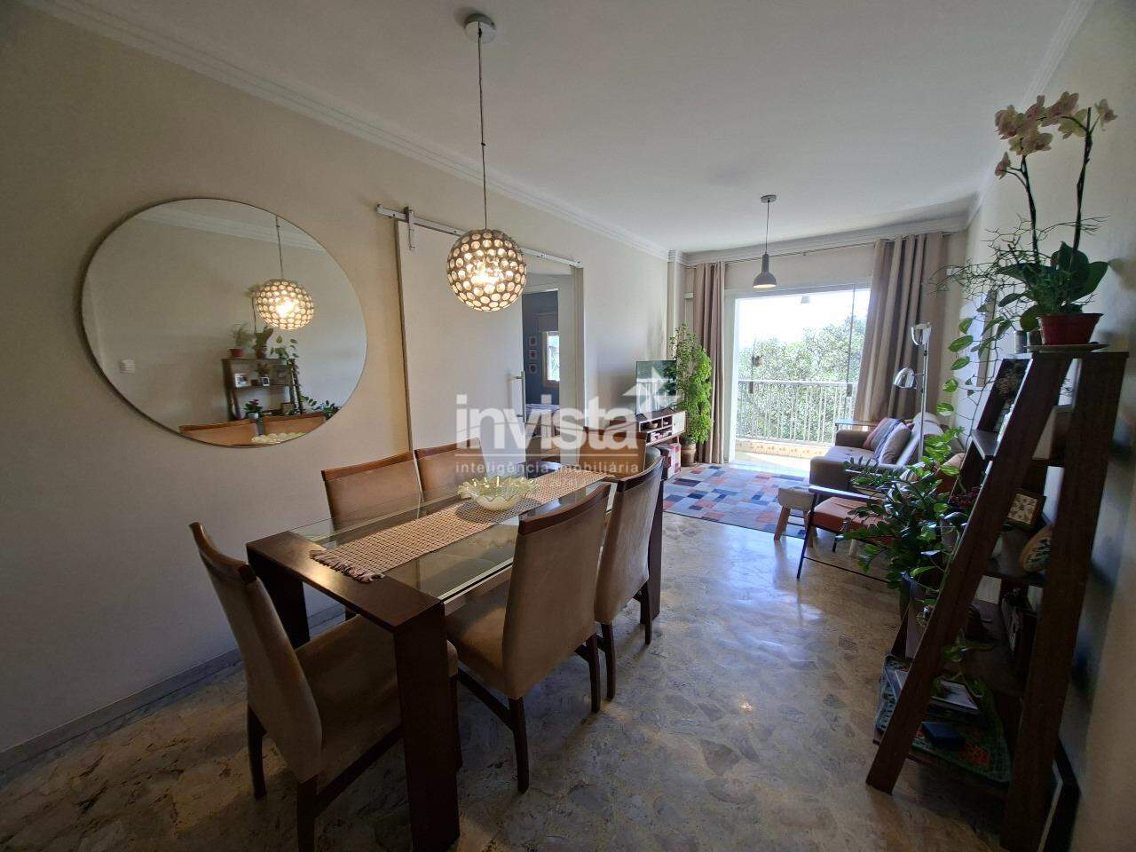 Apartamento com Varanda e Vista Livre na Ponta da Praia – Espaço, Conforto e Localização Perfeita