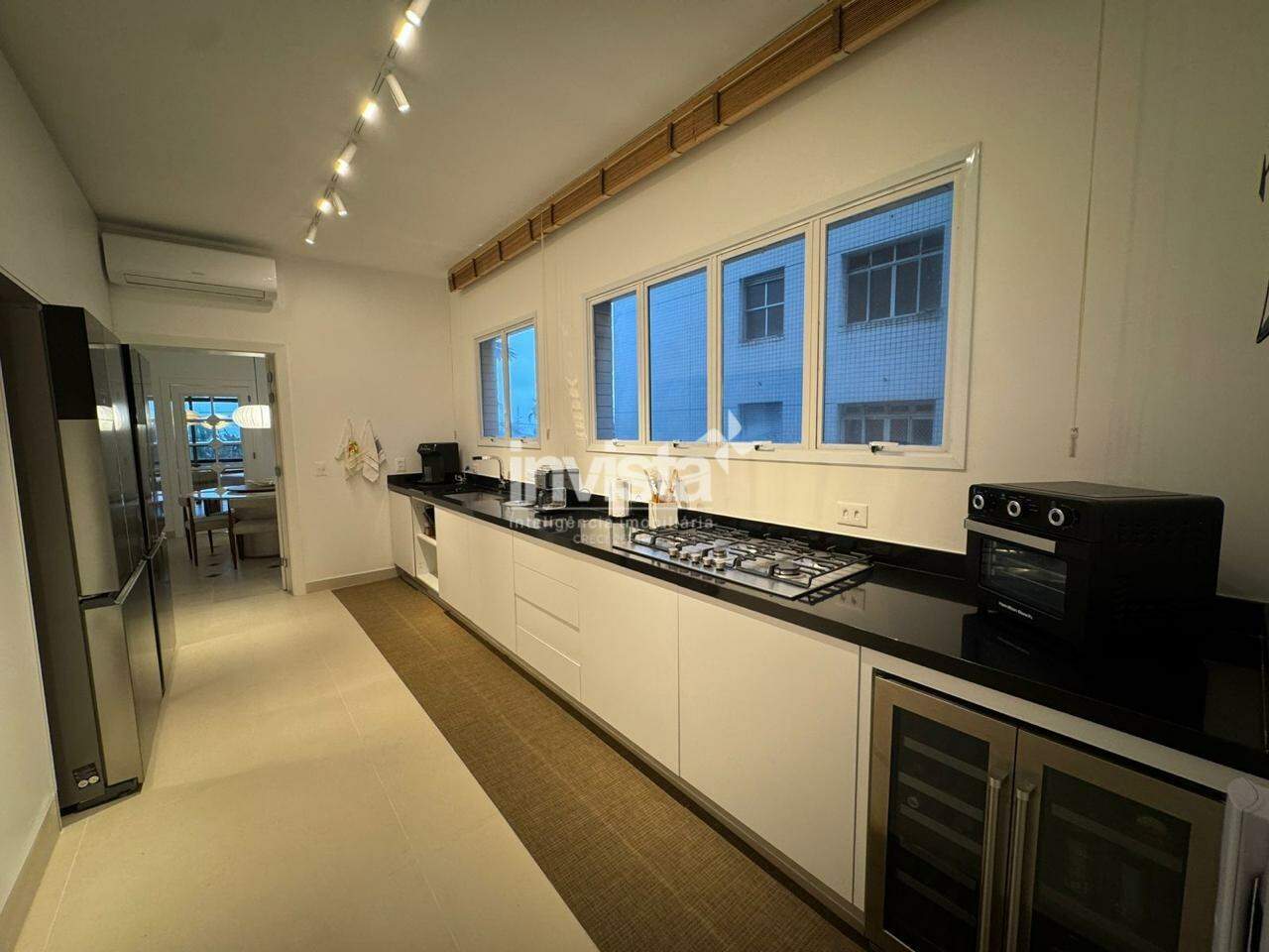 Apartamento para alugar em Santos-SP no bairro Aparecida, com 4 dormit&oacute;rios e 450m&sup2; - Santos