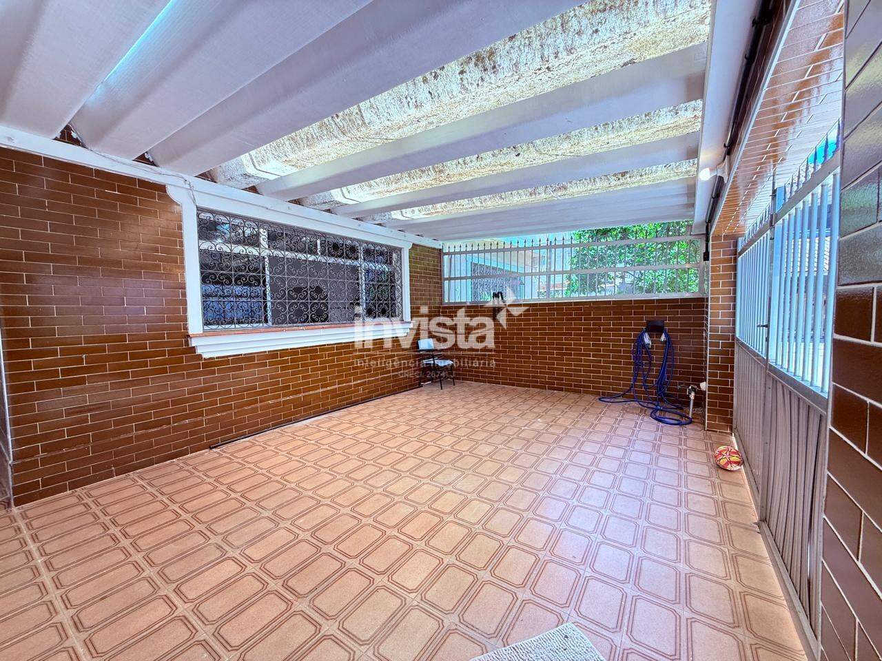 Casa Geminada à venda em Santos (Macuco) – 2 quartos, 2 vagas, 120 m²