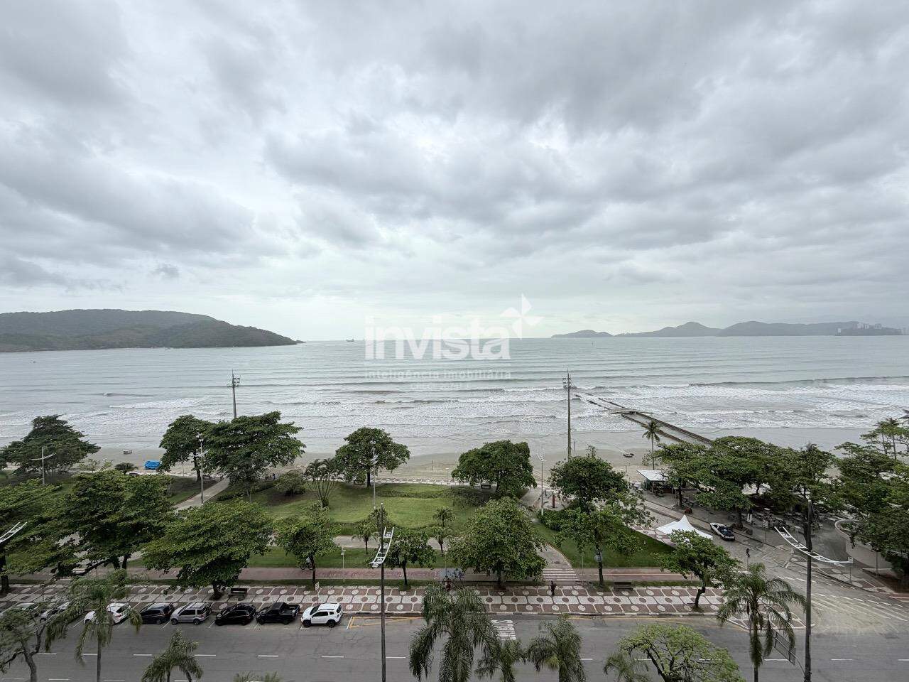 APARECIDA – FRENTE-MAR, ANDAR ALTO, VISTA ABSURDA DA ORLA E UM QUARTO QUE FAZ O MAR ENTRAR EM CASA