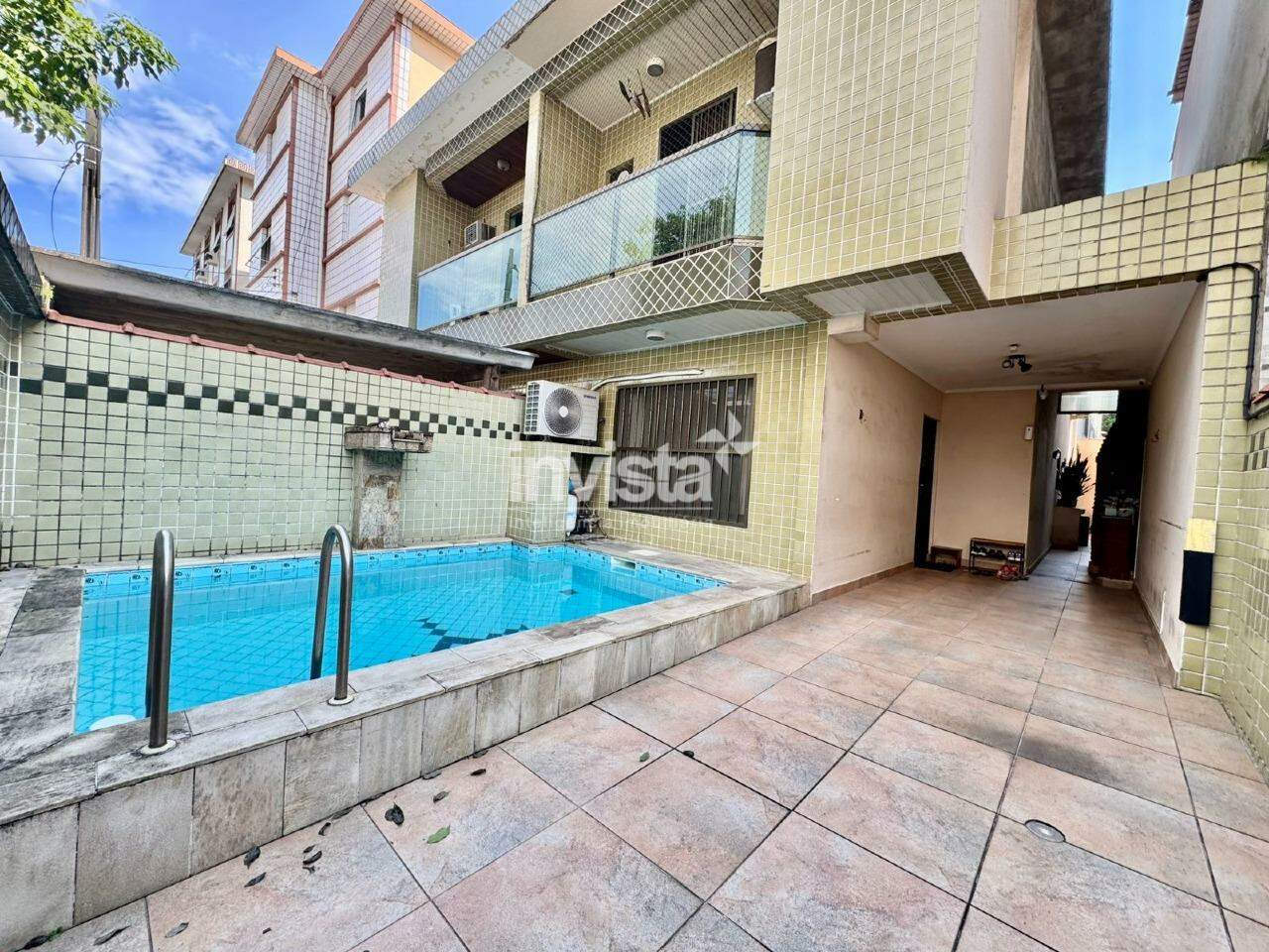 Casa à venda no bairro Embaré