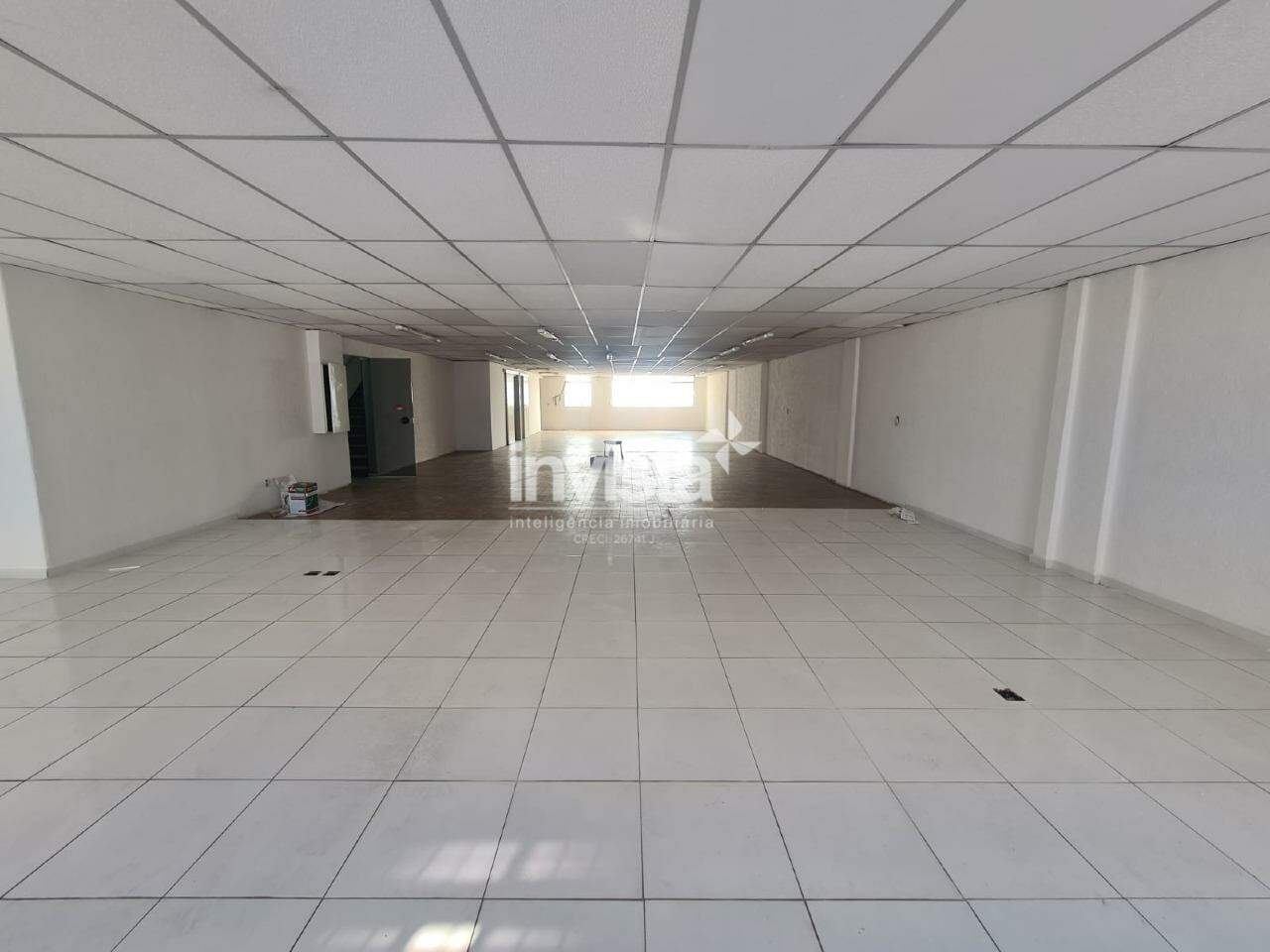 Loja Alta com dois pavimentos e um solarium