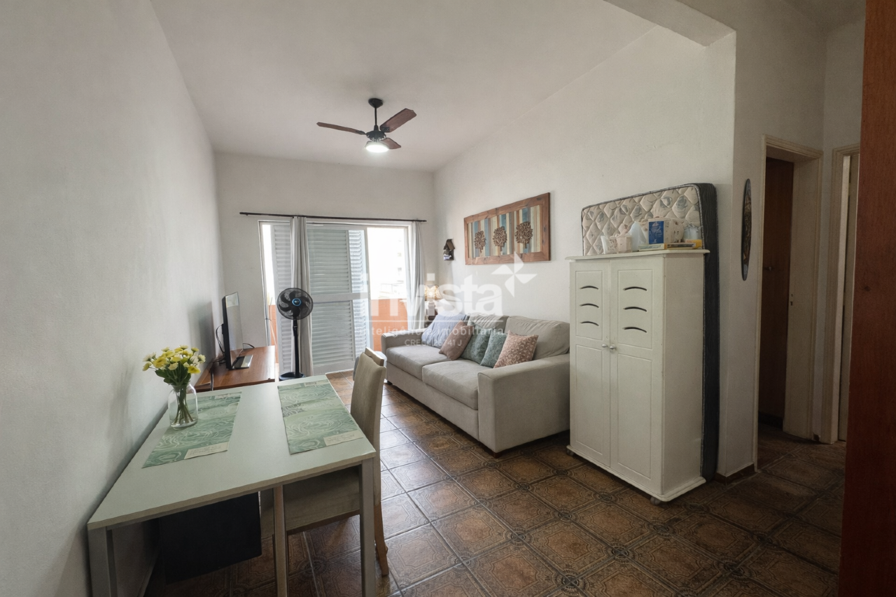 Apartamento no Boqueirão – 1 Quadra da Praia, com Vista Parcial do Mar