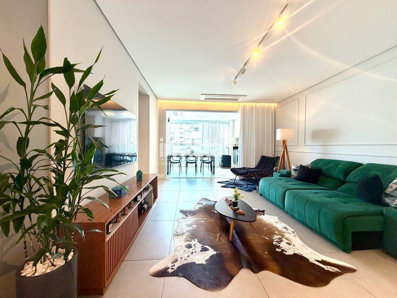 Apartamento impecável na Pompéia — PORTEIRA FECHADA no Villa Piauí Residence.