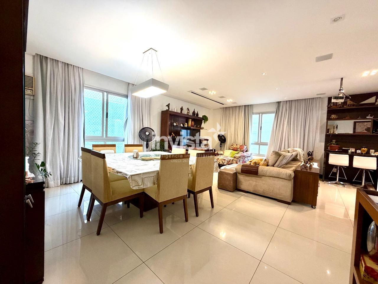 Exclusividade absoluta a uma quadra da praia no Embaré.