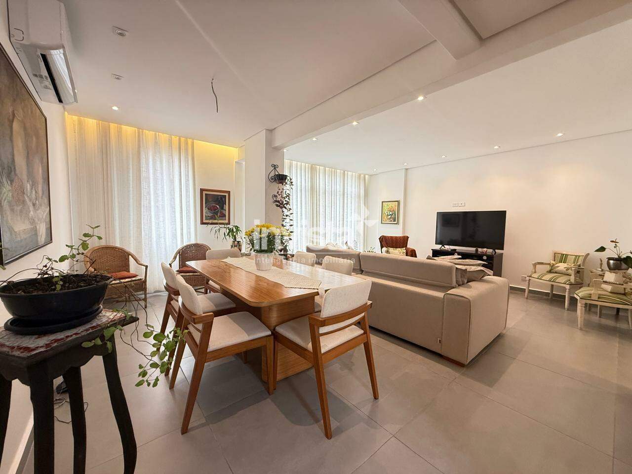 Apartamento mobiliado de 2 dormitórios com vista mar no Boqueirão, Santos – Aceita financiamento