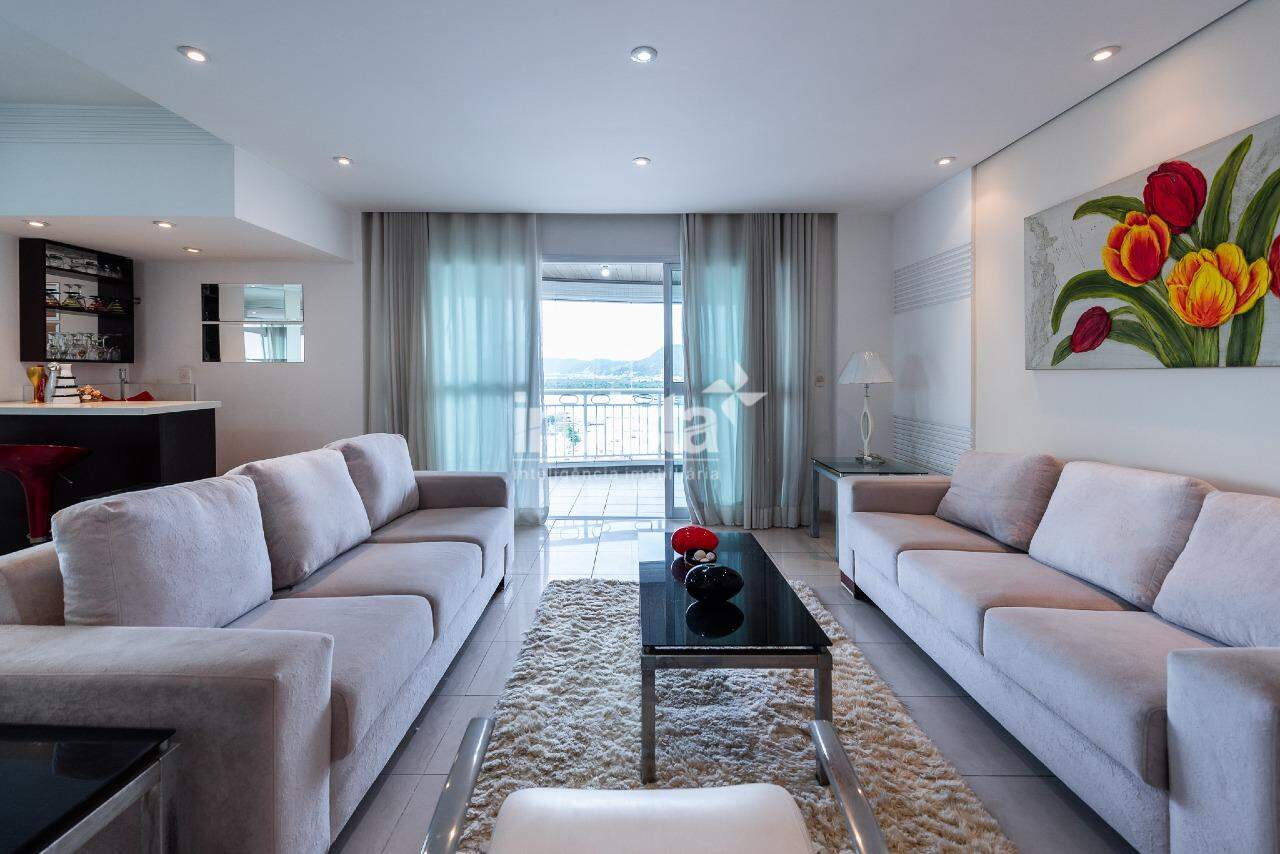 Apartamento à venda no bairro Ponta da Praia